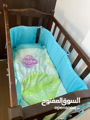  4 سرير اطفال للبيع مع الفرشة ومسبل ولحاف خاص فيهم ومخده