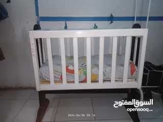  3 سرير اطفال للبيع قابل للفصال
