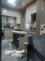  1 شقه طابق ثاني للبيع في ضاحيه الاستقلال