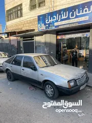  2 اوبل سكونا للبيع مع تحويلة غاز 9000 بدون التحويلة 8000. السيارة في الخليل. اوتوماتيك
