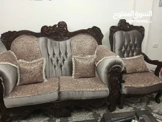  4 كنب بحالة الوكالة