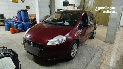  1 فيات جراند بونتو 2010