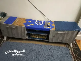  4 غرفه نومه للبيع مع طقم كنب 7مقاعد للبيع بسعر مغري
