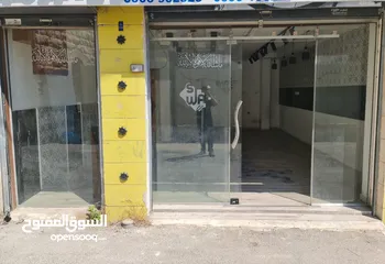  2 محل تجاري للايجار بالقرب من وسط البلد في مدينة الخليل مع واجهة بارزة على الشارع الرئيسي