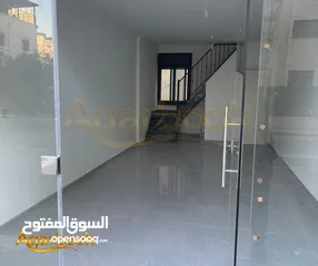  1 محل للايجار في المصايف طريق الشجر
