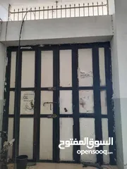  2 دكان في حلحول الشارع الرئيسي للإيجار او البيع  مقابل كازية ابو دنهش القديمة