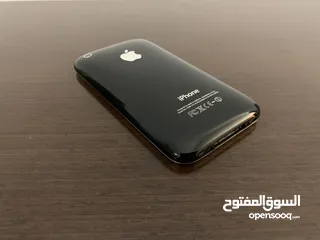  6 iPhone 3GS, 16GB, on iOS 4.1