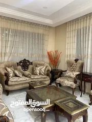  1 طقمين كنب خشب زان بحالة ممتازة
