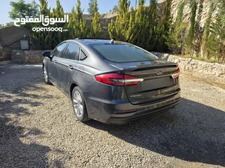  2 فورد فيوجن 2019 مع فتحة بحالة ممتازة بسعر مميز جدا
