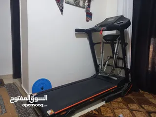  4 جهاز مشي رياضي مع رجاج و قياس نبض و USB الجهاز بحال الوكالة. .. لقطة