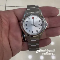  13 VICTORINOX SWISS ARMY