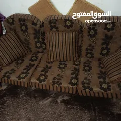  6 طقم موريس خشب زان أصلي و بحالة الجديد و اسفنج و تنجيد جديد للبيع و الله يطرح لك البركه .
