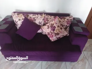  1 طقم كنب كورنر شبه جديد استعمال خفيف مع طقم طاولات سيرفيس