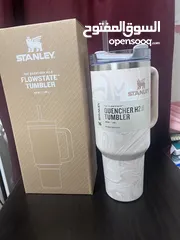  4 اصلي Stanley tumbler مطره ستانلي ، مع مصاصه (شلمونة)  Stanley Rose Quartz Swirl 40oz