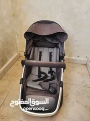  8 عربة أطفال ماركة Giggles بحالة ممتازة  مع إمكانية فصلها كما هو موضح بالصور