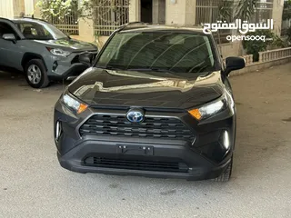  18 تويوتا راف فور ((2021)) فورويل، كلين تايتل، فحص كامل، بطارية ليثيوم، حرة، بحالة الوكاله، بسعر مميز..