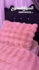  5 سيت لحاف مفرد فرو جميييل بشكل مو طبيعي! خامة فاخرة جودة عالية وثقيل جداً يعني ولا نفخة بوليستر