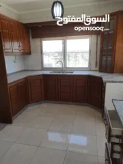  4 للايجار روف بإطلالة مميزة