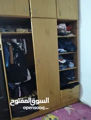  7 خزانة بنية مع كومودينة وشماعة