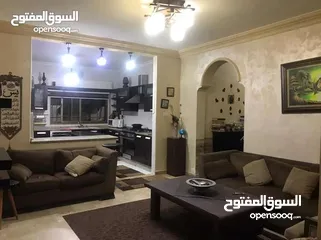  5 شقه للبيع حي الجامعه الاردنيه