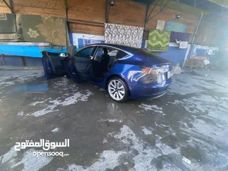  17 تيسلا 2019 model 3 ستاندرد بلس بحالة الوكالة لون مميز جنط 19 للبيع بسعر لقطة ومحروووووق