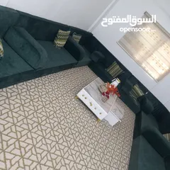  1 فرشات ضغط20  عدد 7 + 7جرن+8مراكي+8مساند+طاولة حجم كبير عدد 1+ طاولة صغير 3 بحالة ممتازه استعمال جدا