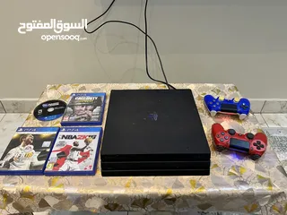  4 للبيع بلايستيشن 4 نسخة لبرو 4K بحالة ممتازة