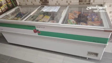  1 فريزر تجميد شركه الفلسطينية  فريزر مرتب كثير تبريدها قوي و واسعه كثير موقع عمان