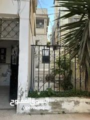  10 شقتين للبيع (أرضي + تسوية)  الزرقاء حي رمزي في منطقة حيوية جداً