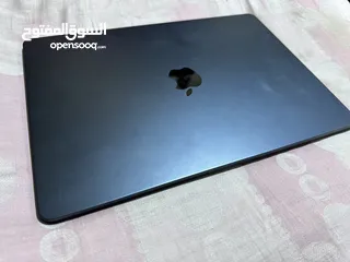  1 ماك بوك اير