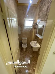  23 شقه مع روف للبيع ماركا الجنوبيه مقابل مسجدالفردوس   مساحه الشقه   111محلات محمد    رفيق