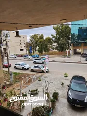  2 مخزن تجاري (محل) للإيجار مساحة (46 متر) مع سدة قرب مجمع عمان بجانب دوار اليوسفي بجانب ID burger