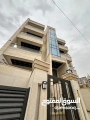  15 ارضية مع ترس و فير بليس بتشطيب مميز في طريق المطار الحويطي خلف المدارس العالمية