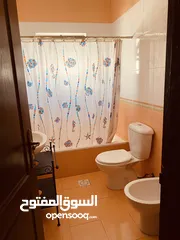  8 شقه في الرابيه تقع بين مسجد الكالوتي ودوار الكيلو موقع مميزززز قريبه جداً من الخدمات