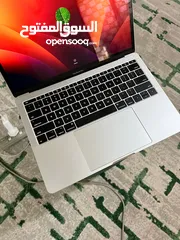  9 MacBook Pro and MacBook Air all models available