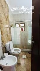  16 شقه طابق اول مع حديقه واسعه للبيع ابو نصير / مقابل الكليه البحريه