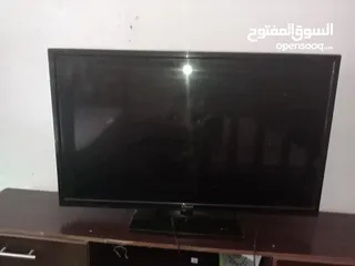  1 شاشه جي قارد بحالة الوكاله يوجد فيه خطوط لما تشتغل بنص بتصلح عادي والشاشه جامده