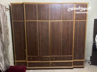  5 خزانة طابقين 6 درف تفصيل ثقيل لاتيه ومحرفة زان بحالة ممتازة للبيع