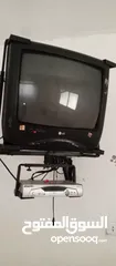  2 تلفاز مستعمل مع حماله للبيع