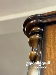  3 غرفه سغره مكونه من طاوله سفره 6 كراسي ودنسوار وفضيه خشب زان وجه زجاج حراري