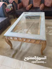  4 طقم كنب وطقم طربيزات و قنصل و طقم سفرة مع دريسوار فخم جدا
