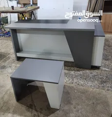  26 مكتب مدير   مع جانبية وادراج وطاولة هديه العرض لفترة محدودة من لامينيت للأثاث المكتبي