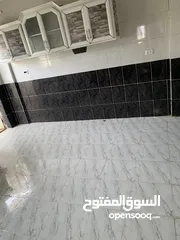  1 طابق اول  وأربع غرف