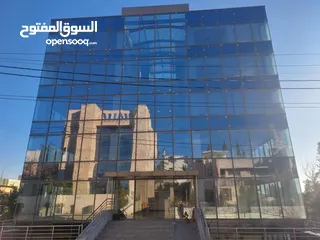  2 مكاتب للإيجار بمسحات مختلفة