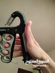  1 جهاز Hand Grip Strengthenerمقوّي قبضة اليد