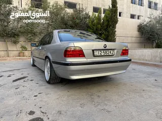  6 Bmw 740 model 2001