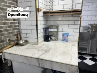  10 للبيع مطعم سوري متكامل في موقع مميز بعجمان