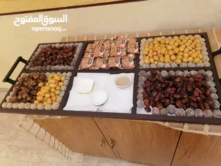  1 تمور مع خدمة ضيافه رجالي ونسائية