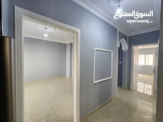  9 شقة طابقية فارغة للبيع في الرابية - ref : 14569