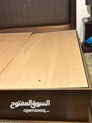  1 تخت نوم ( سرير نوم ) بخشب لاتيههه